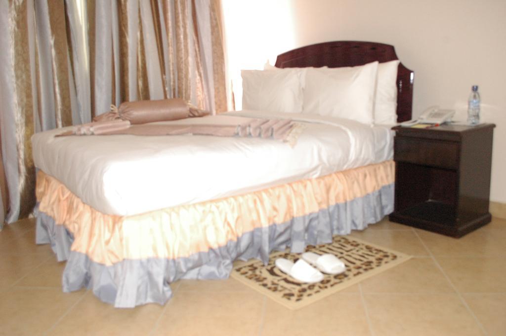 Grace Land Hotel Arusha Quarto foto